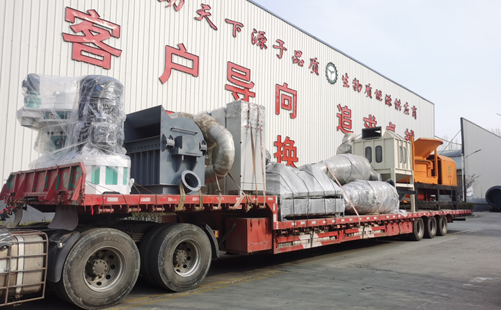 由于山東顆粒機質(zhì)量與價格并存，在市場的所占比例越來越大，越來越多的客戶選擇與山東顆粒機廠家合作，購買鋸末顆粒機、破碎機、粉碎機等設(shè)備。